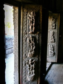 013 034 Wood Door Shwenandaw Monastery-LRC