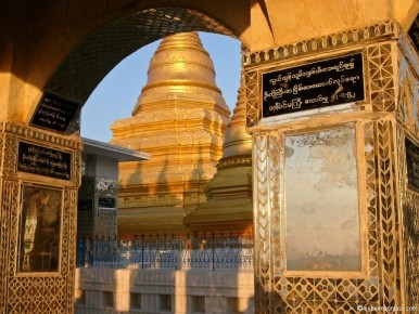 013 043 Inside Mandalay Hill Palace-LRC