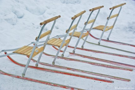 010-05-001 Lapland Snow Chair Runner-LR
