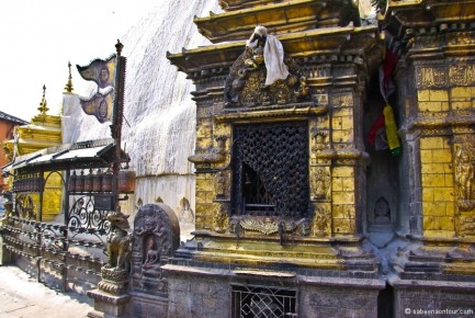 044-002 Kathmandu Swayambhu Temple-LRC