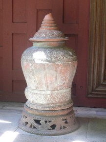 063-005 Chinese Vase