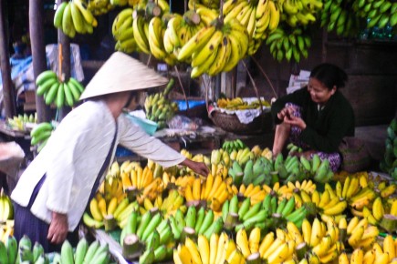 072 065 Ho An Market Banana Vendour
