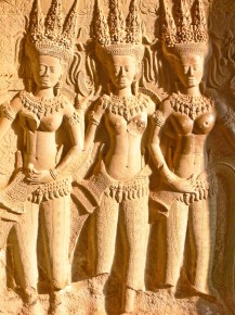 071 003 Angkor Wat Three Apsaras Relief