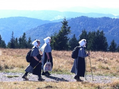010-02-005 Black Forest Three Nuns Hiking-LR