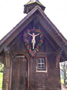 010-04-020 Black Forest Jesus on Blessed House Front Roses-LR