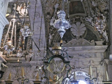 010-04-025 Italy Baroque Church Interior Chandeliers-LR