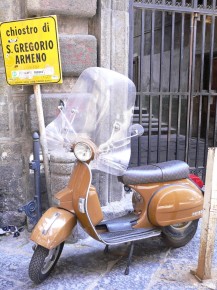 010-05-033 Italy Scooter PC 115 Oldtimer Brown-LR