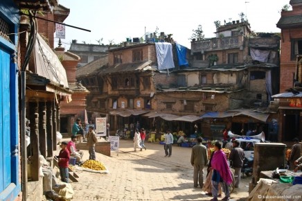 043-012 Bhaktapur Market-LRC