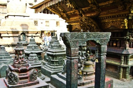 044-036 Kathmandu-Swayambhunath Temple-LRC
