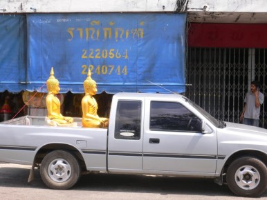 064-010 Car load of Buddhas