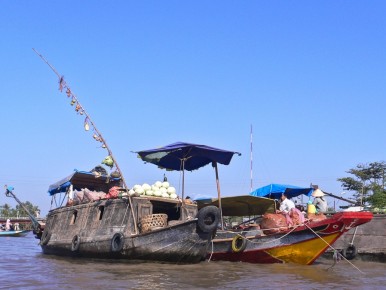 075-011 Vietnam Floating Market